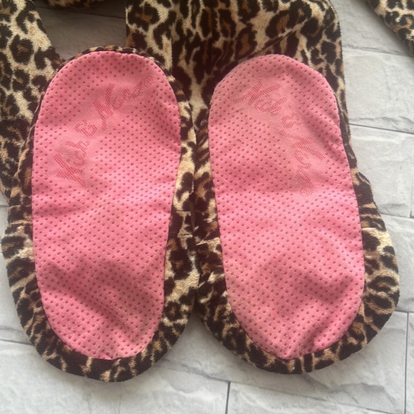 Nick & Nora Leopard print pajama suit size small - Picture 11 of 12